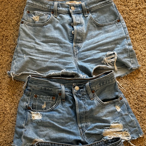Levi’s shorts - Picture 2 of 2